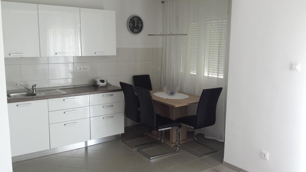 דירות מאלי לוסיניי Apartman Zoja מראה חיצוני תמונה