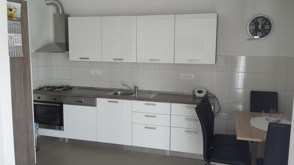 דירות מאלי לוסיניי Apartman Zoja מראה חיצוני תמונה