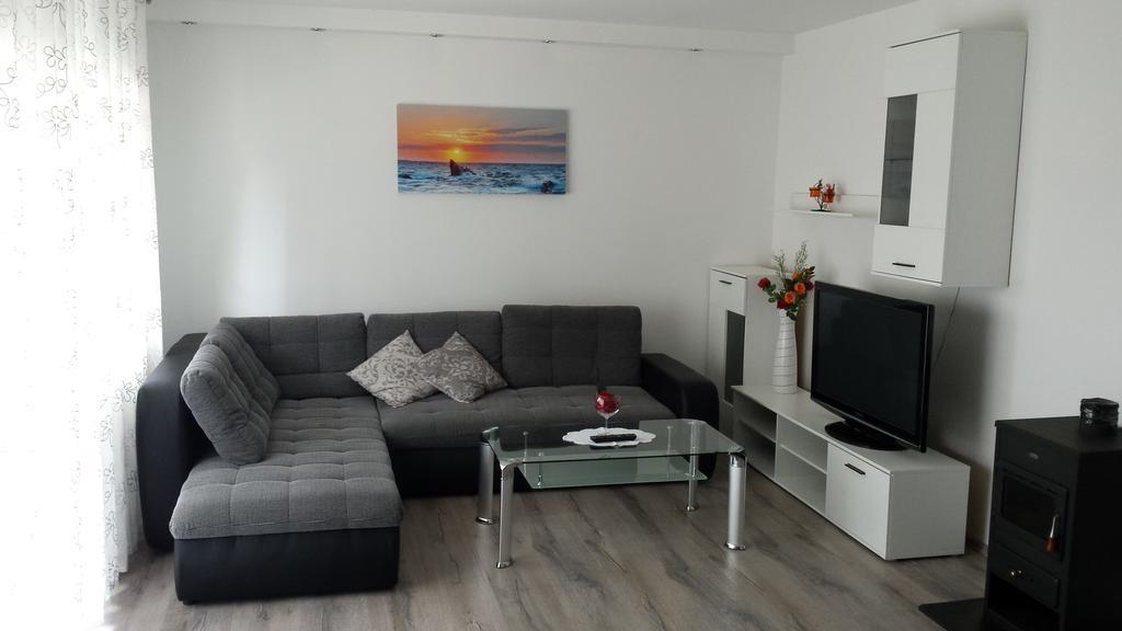 דירות מאלי לוסיניי Apartman Zoja מראה חיצוני תמונה